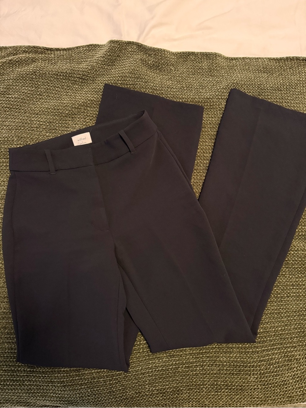 Aritzia Wilfred Cabaret Pants